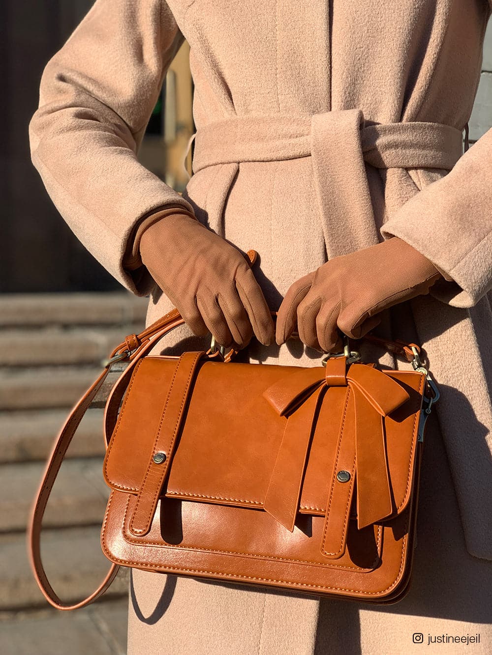 Classic Bow Briefcase: Vintage Leather for Women– Ecosusi